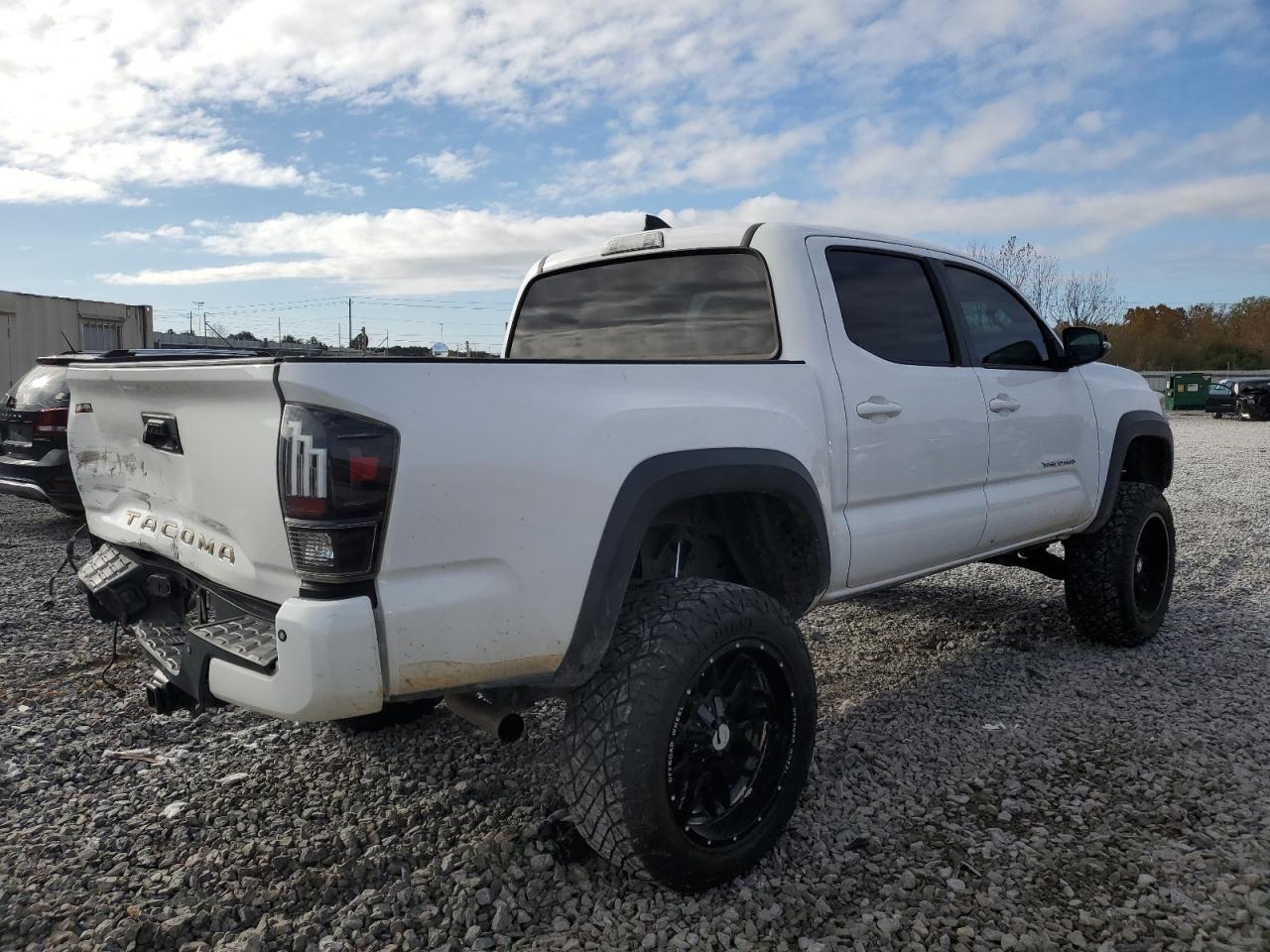 2016 TOYOTA TACOMA