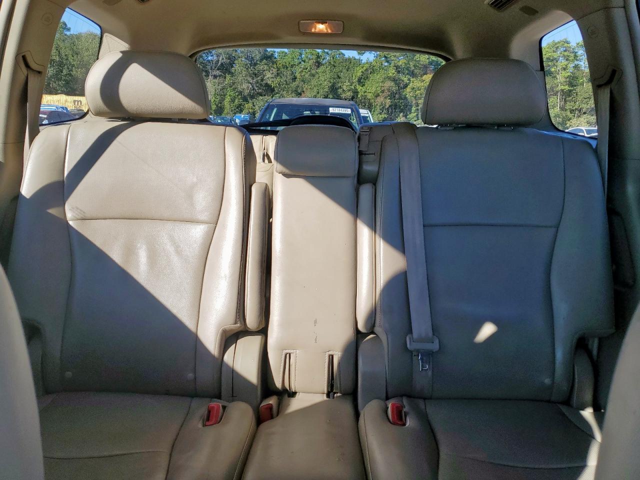 2011 TOYOTA HIGHLANDER