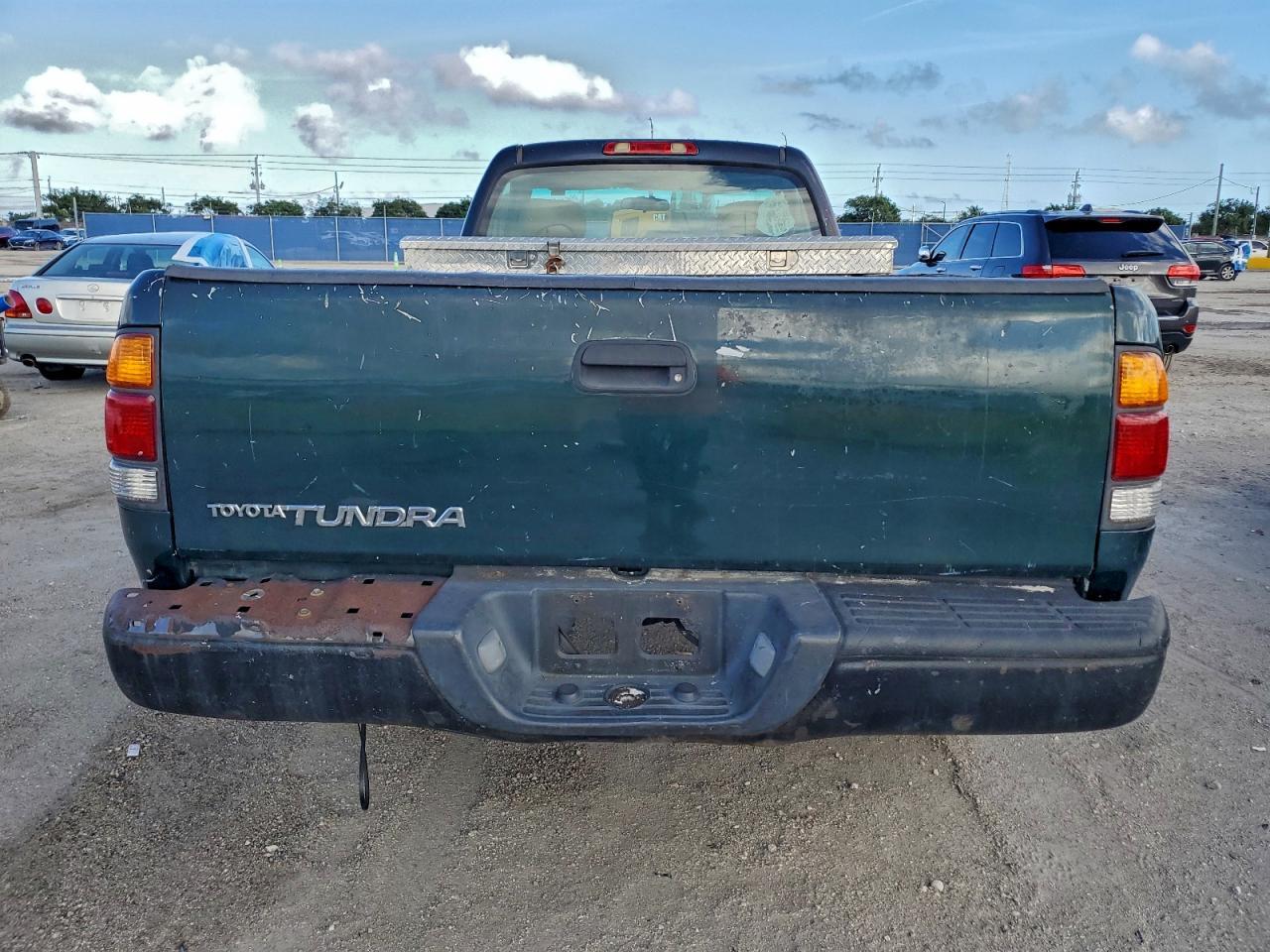 2004 TOYOTA TUNDRA