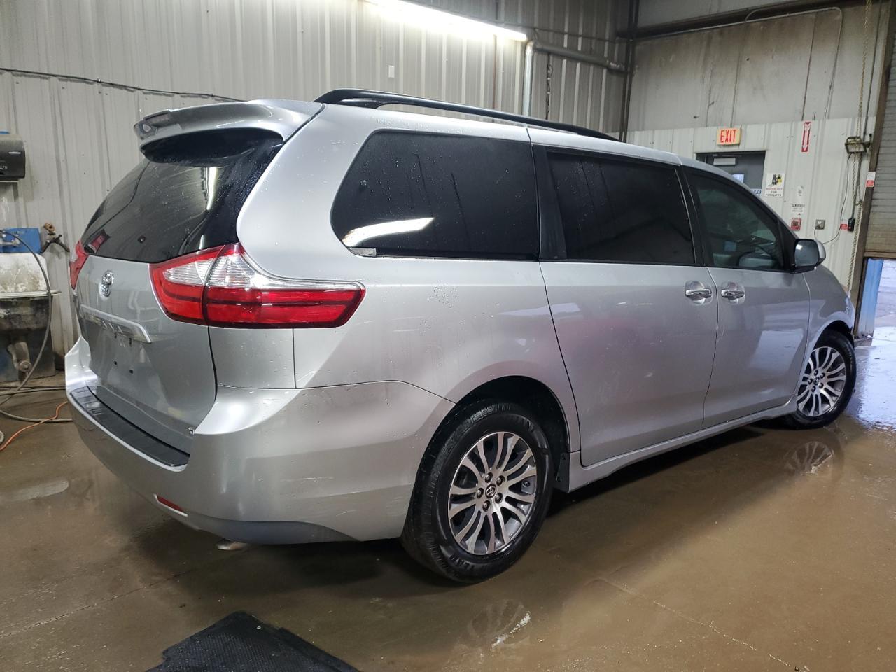 2019 TOYOTA SIENNA