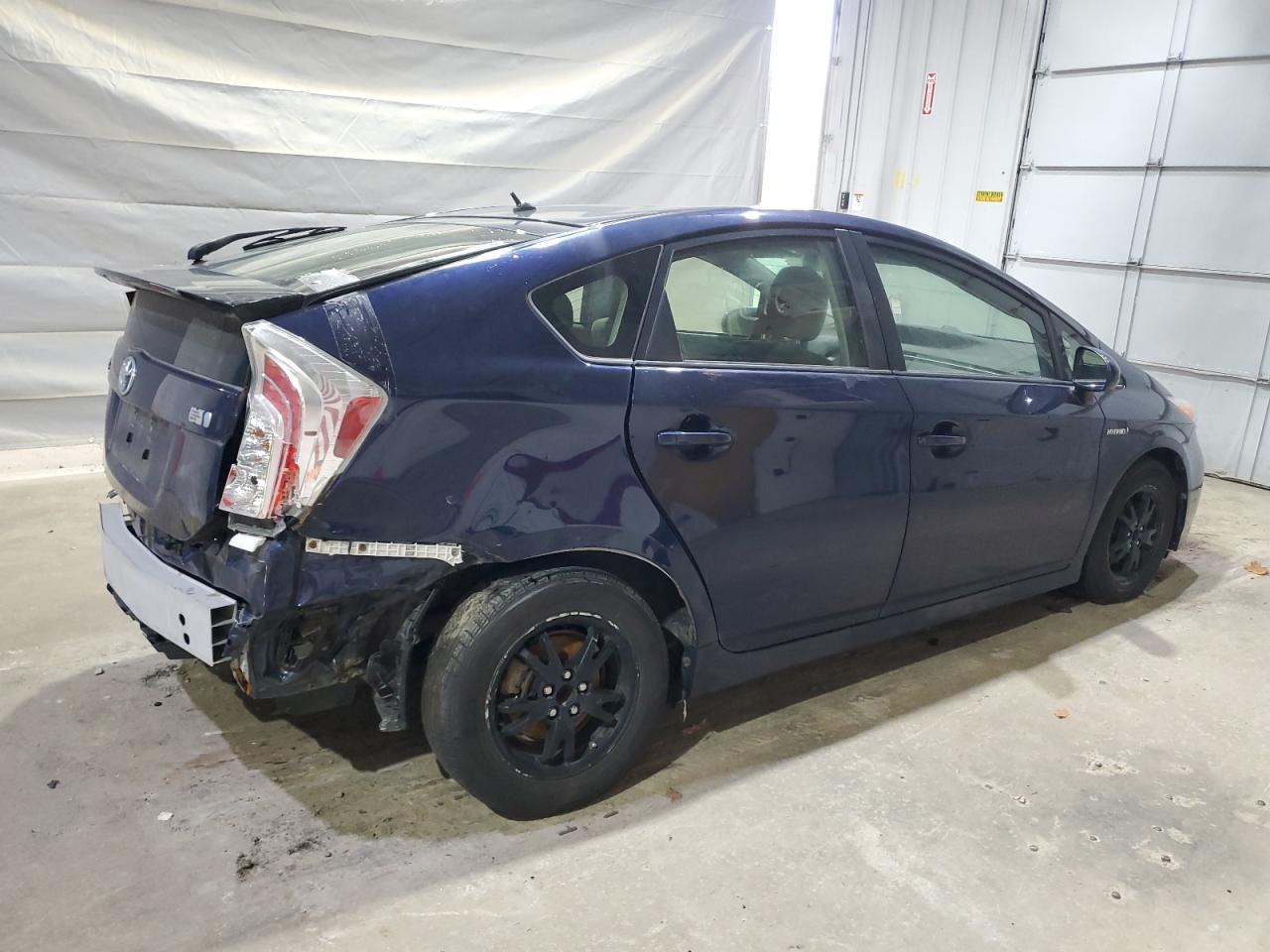 2015 TOYOTA PRIUS
