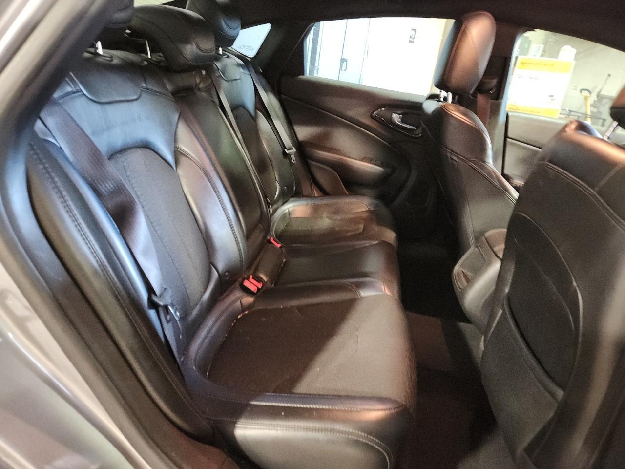 2016 CHRYSLER 200