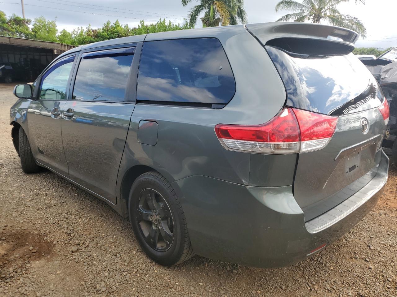 2014 TOYOTA SIENNA