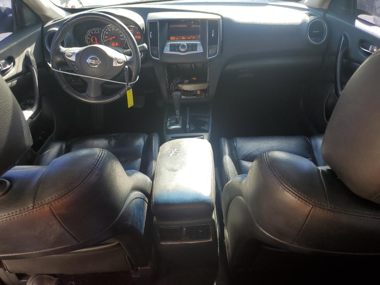 2010 NISSAN Maxima