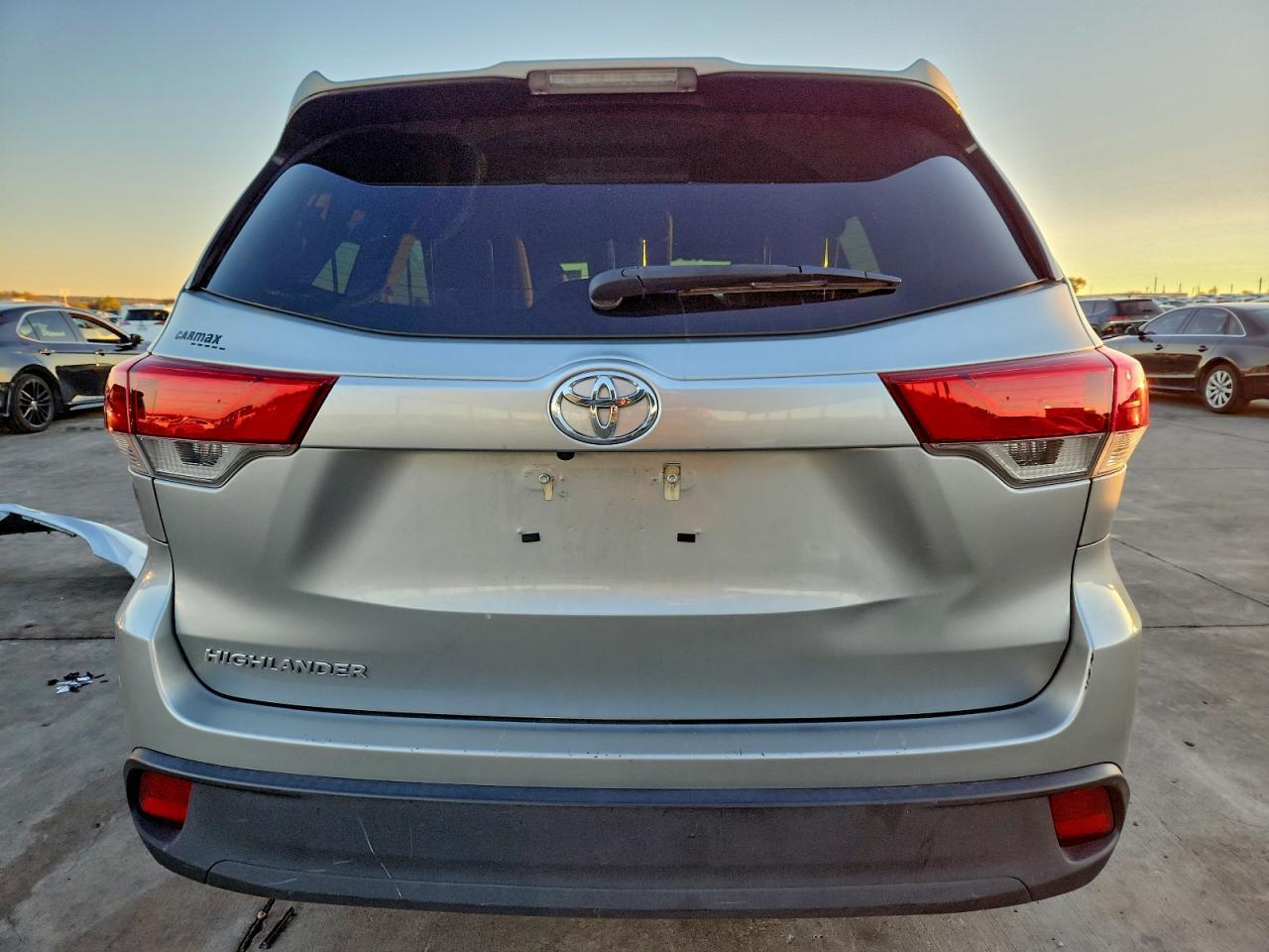 2017 TOYOTA HIGHLANDER