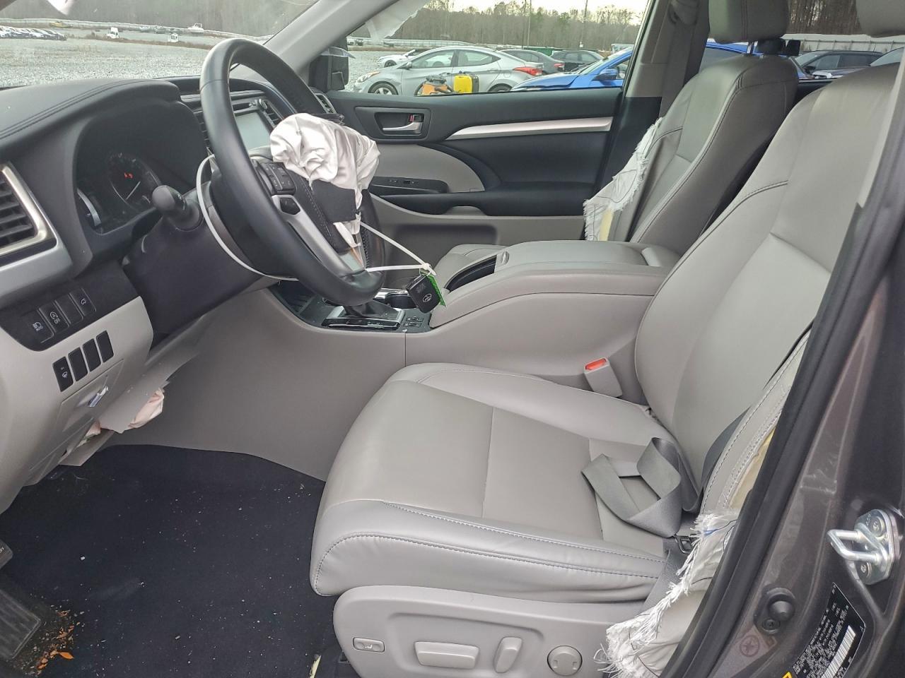 2019 TOYOTA HIGHLANDER