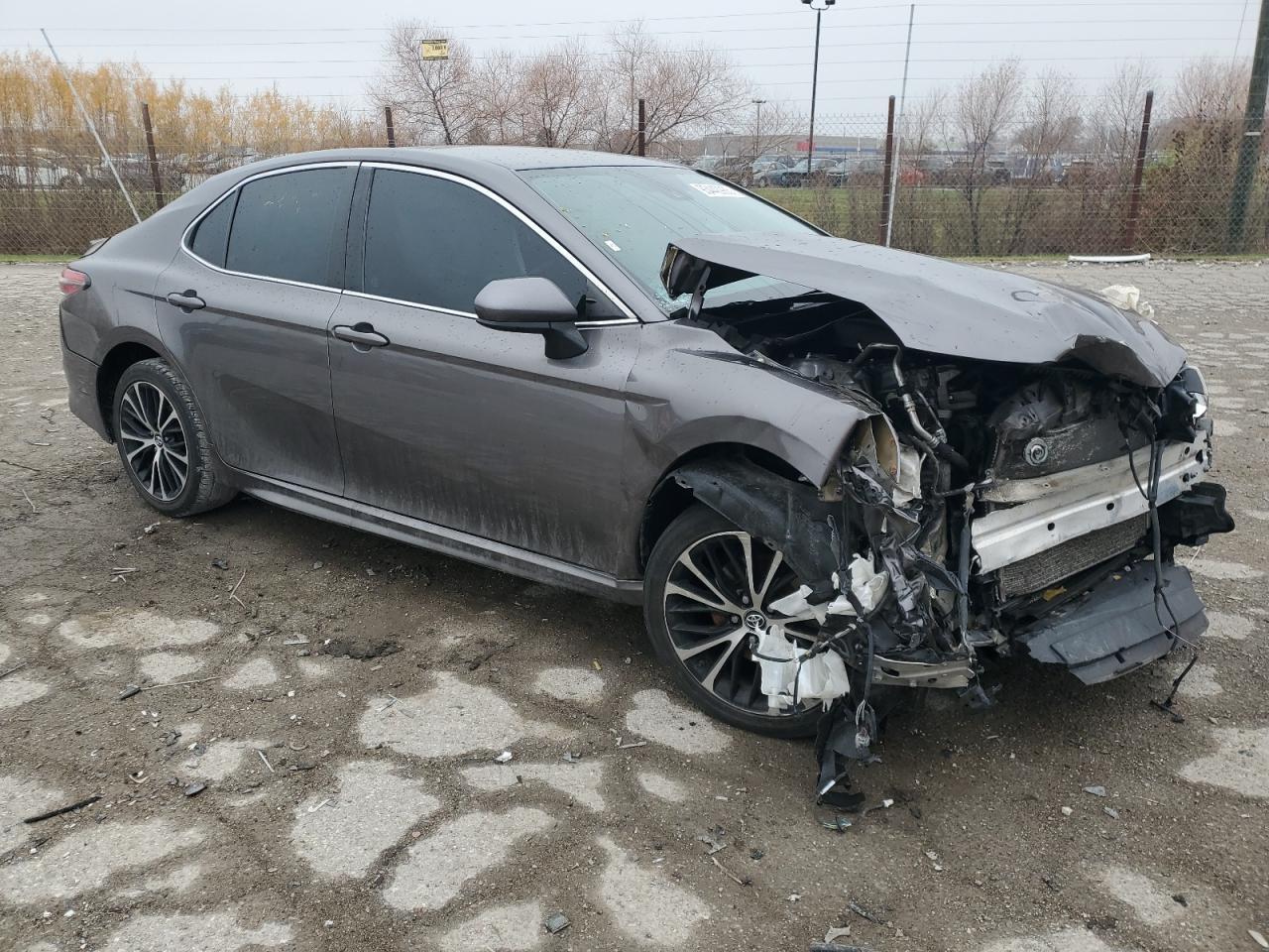 2018 TOYOTA CAMRY