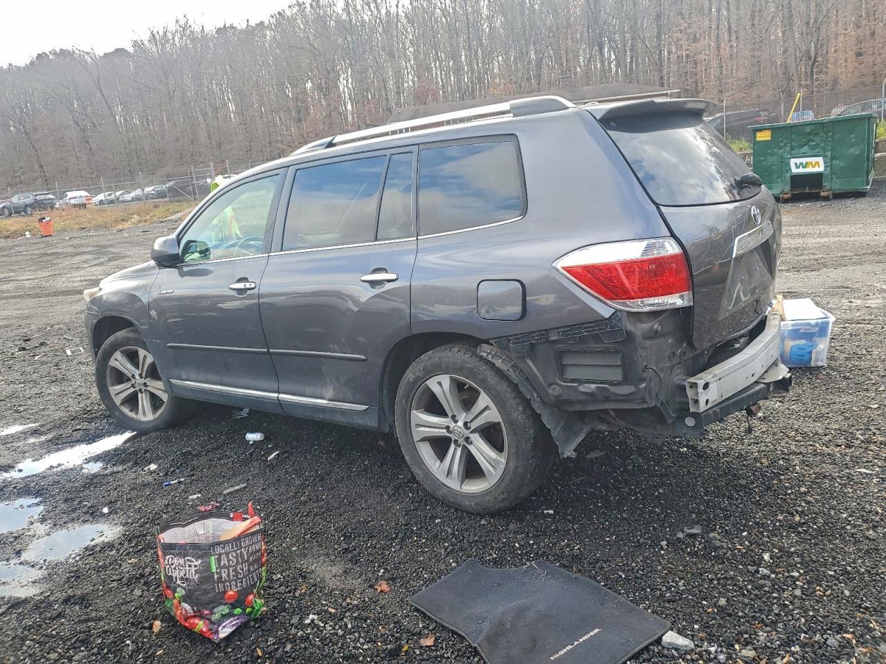2011 TOYOTA HIGHLANDER
