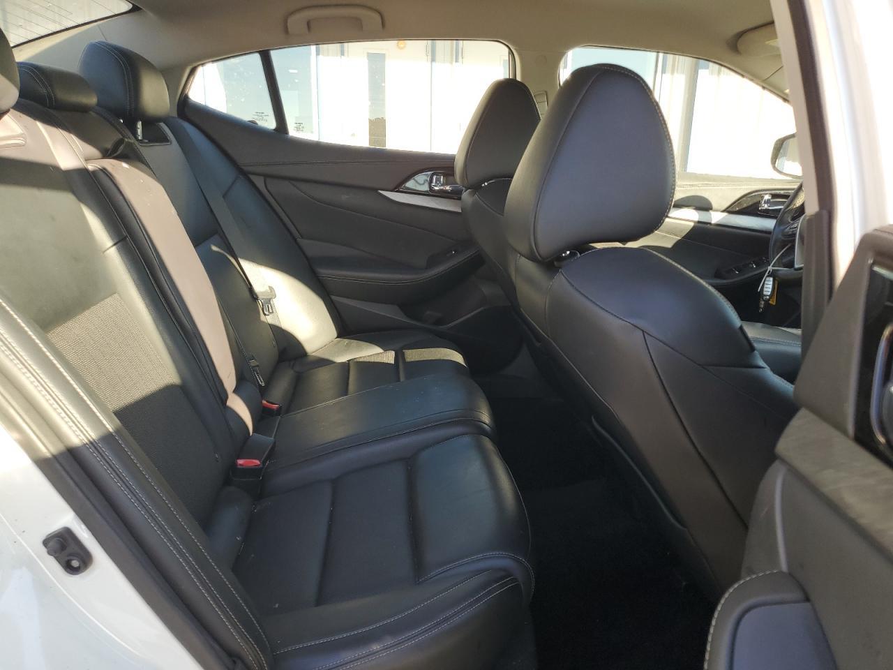 2017 NISSAN Maxima