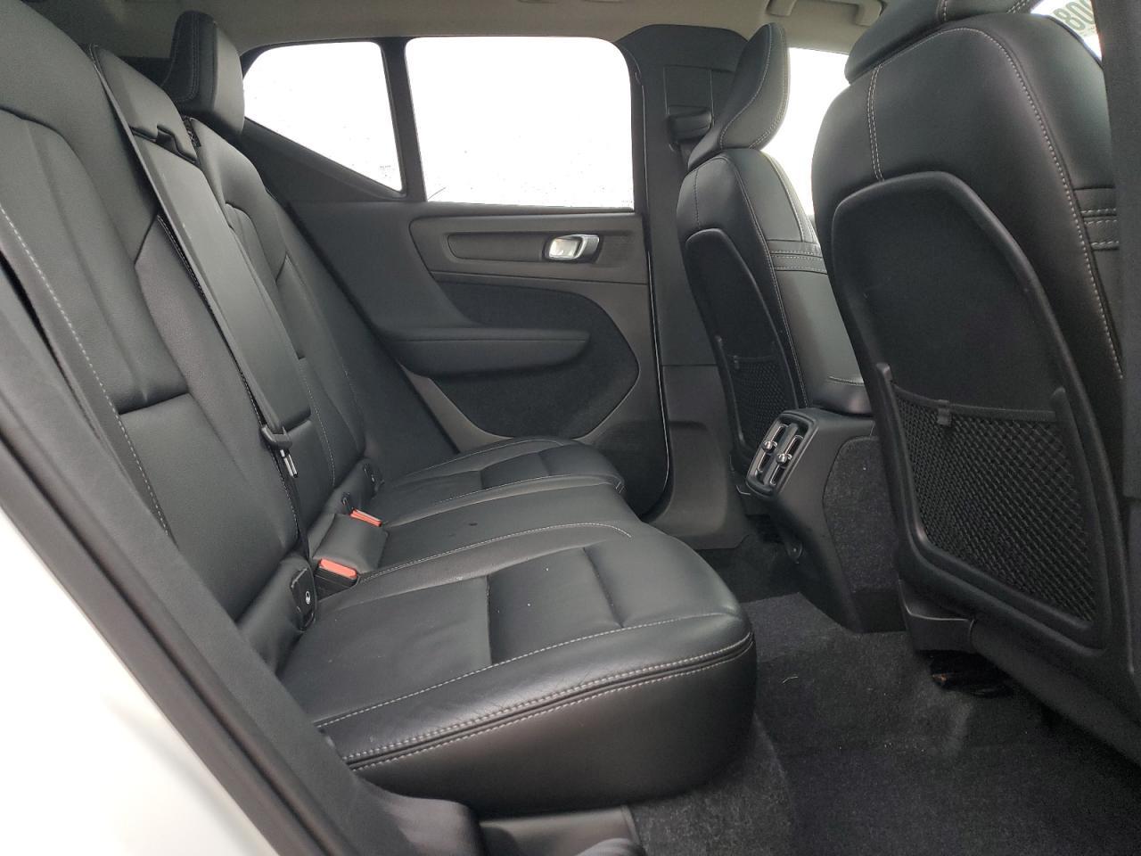 2019 VOLVO XC40