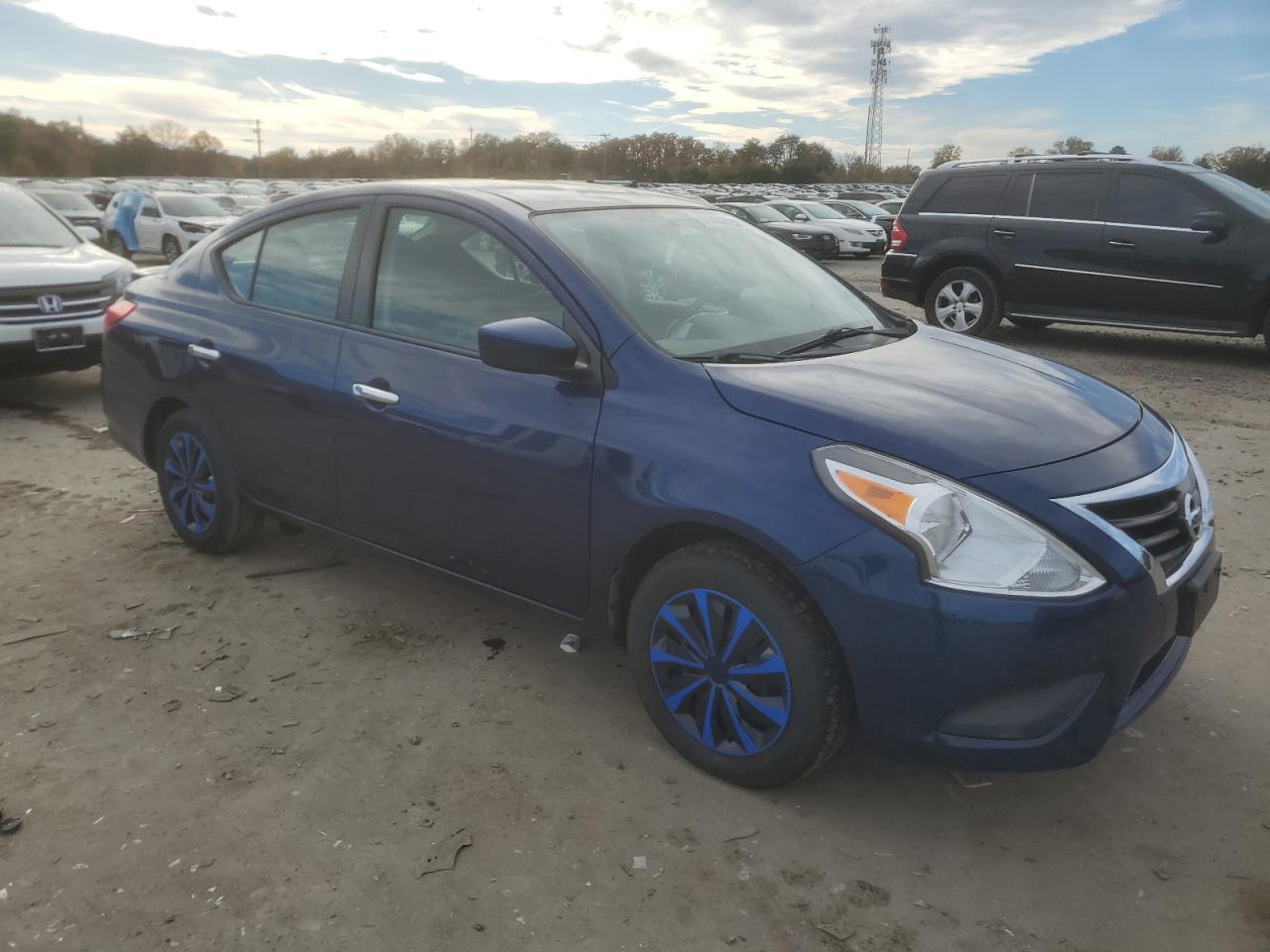 2018 NISSAN VERSA