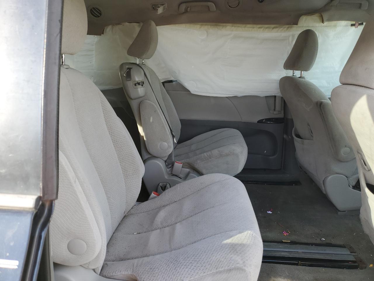 2012 TOYOTA SIENNA