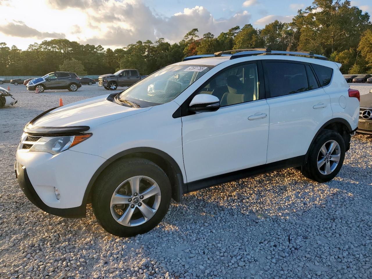 2015 TOYOTA RAV4