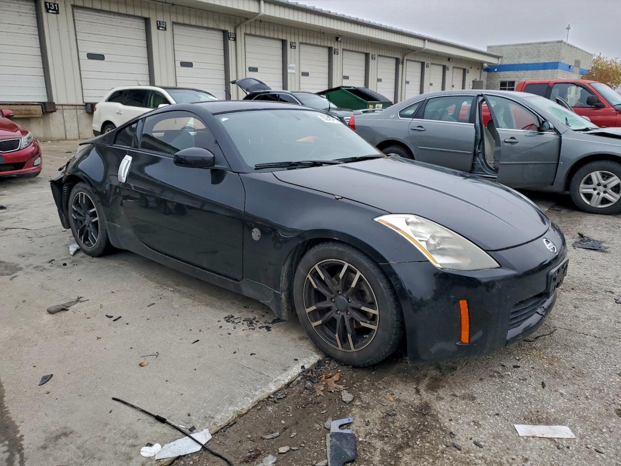 2005 NISSAN Z