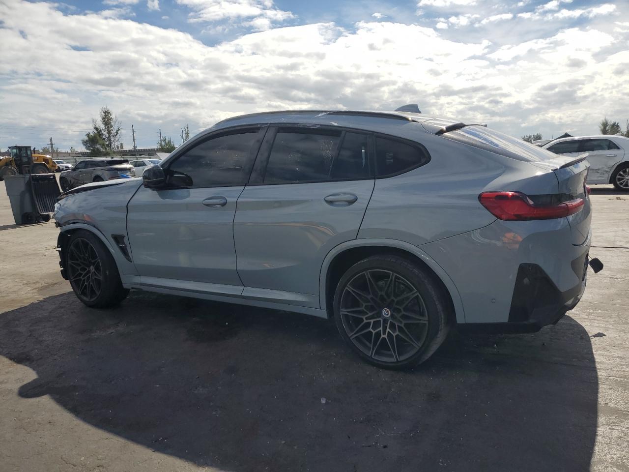 2023 BMW X4