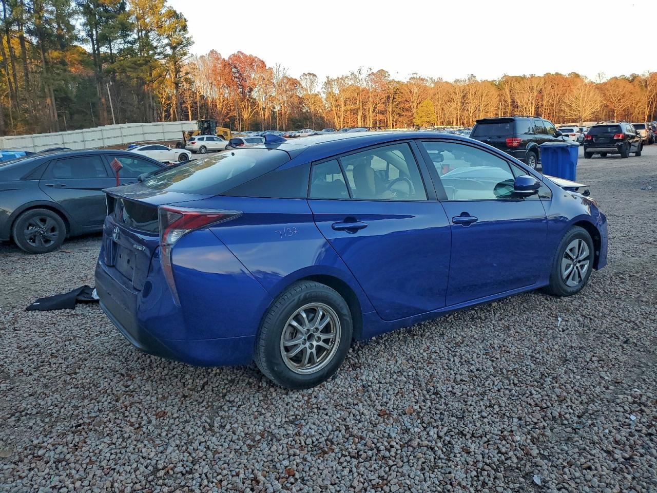 2016 TOYOTA PRIUS