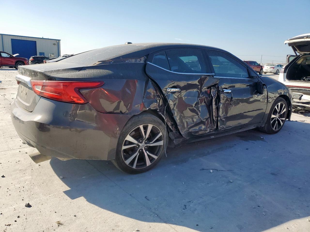 2016 NISSAN Maxima