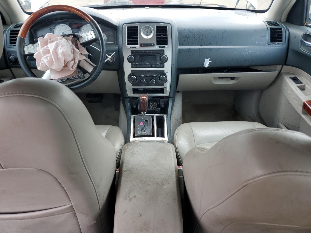 2005 CHRYSLER 300