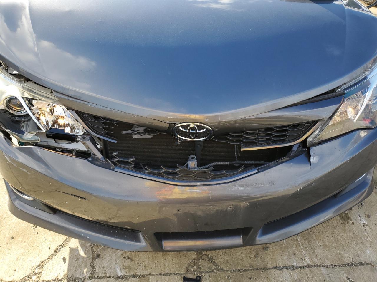 2014 TOYOTA CAMRY