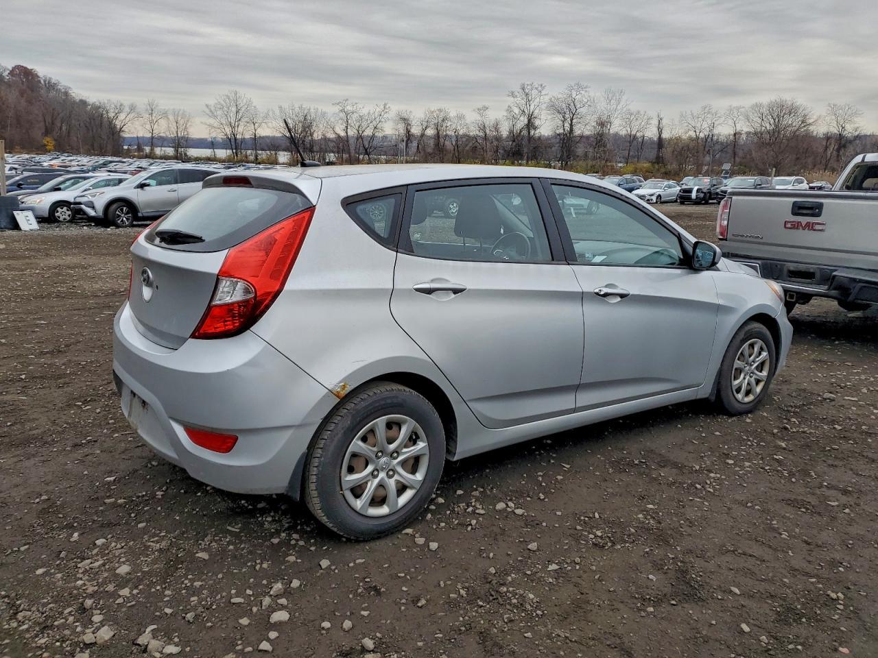 2013 HYUNDAI ACCENT