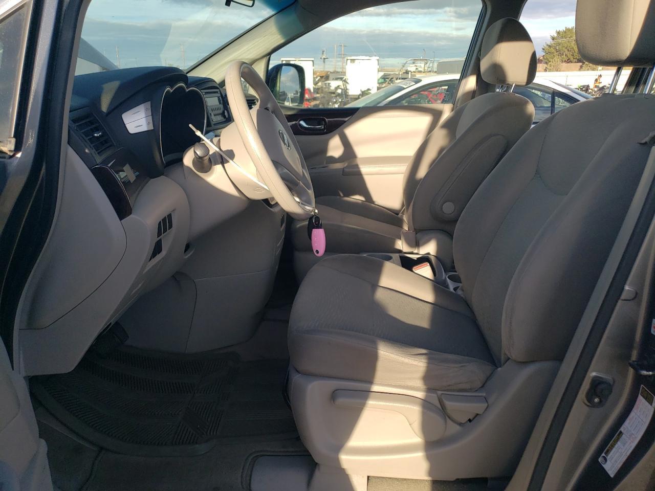 2015 NISSAN Quest