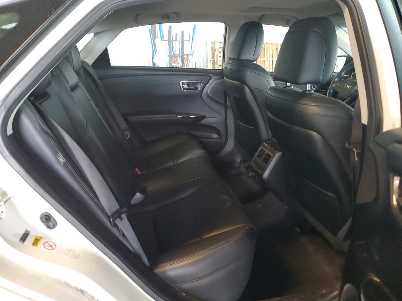 2015 TOYOTA Avalon