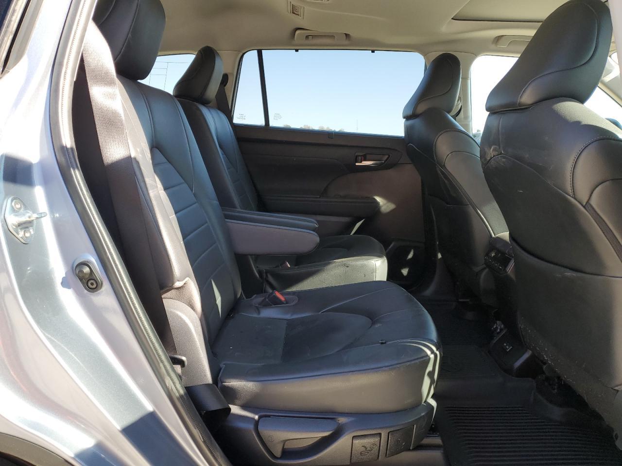2022 TOYOTA HIGHLANDER