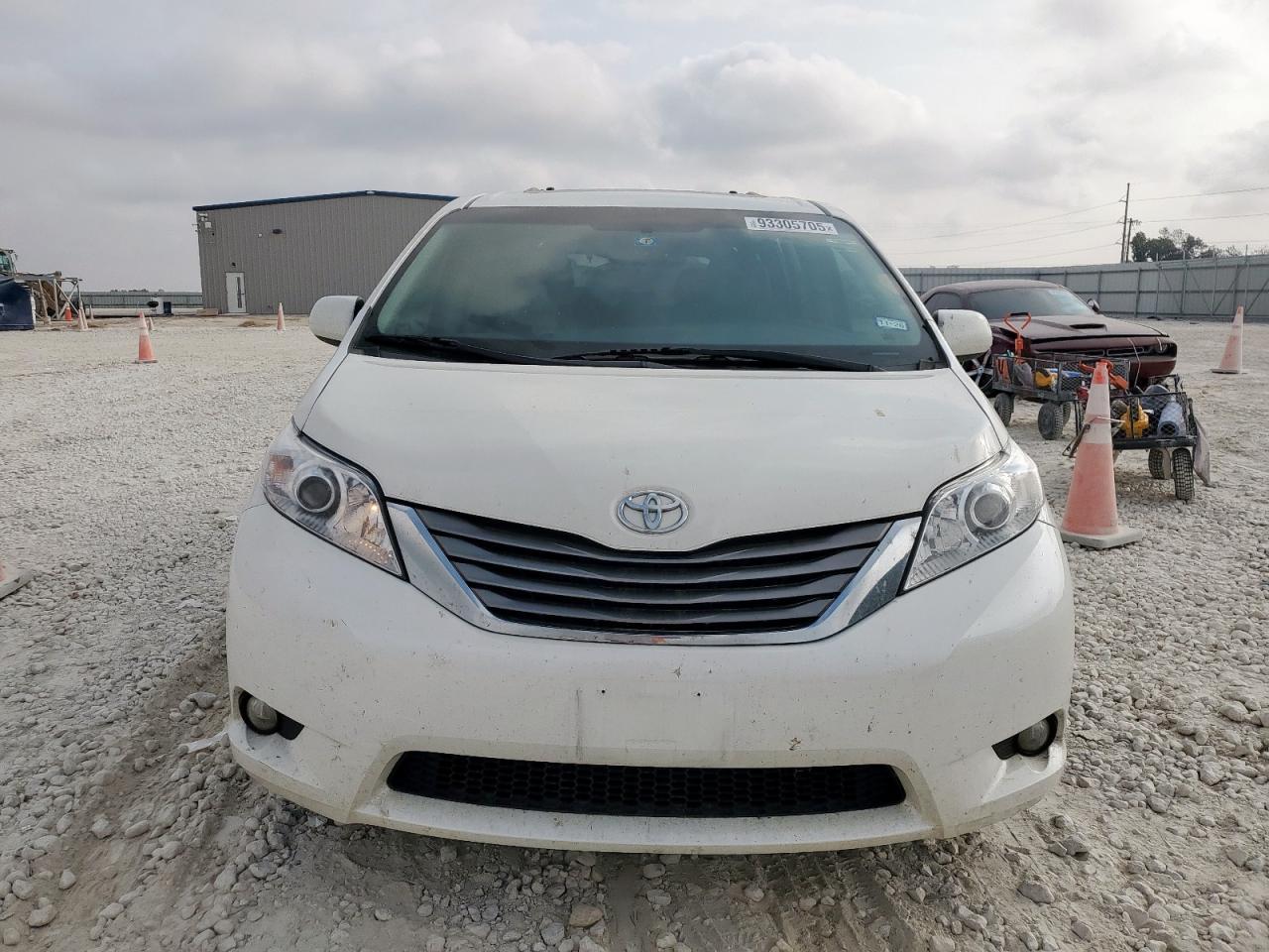 2017 TOYOTA SIENNA