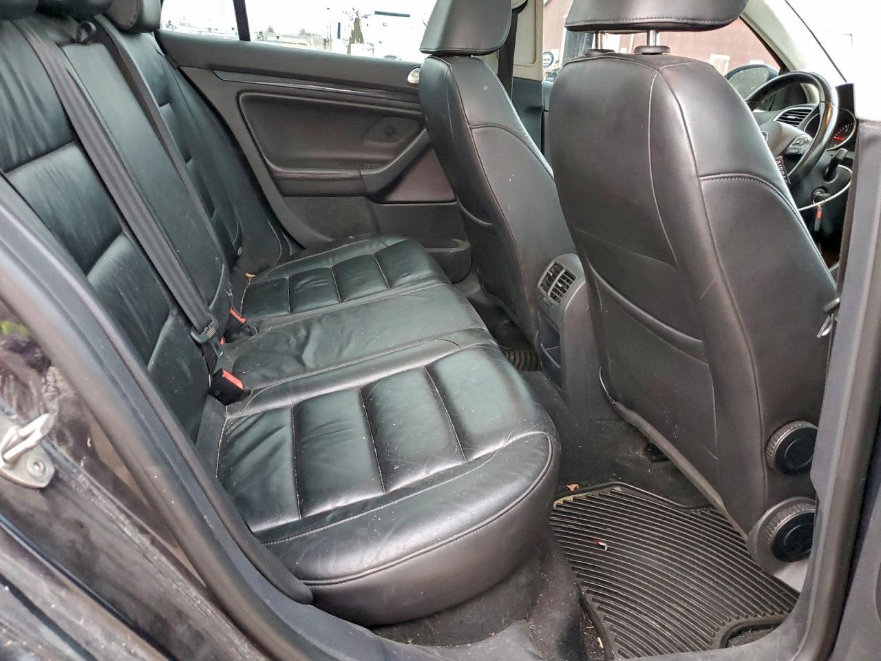 2011 VOLKSWAGEN JETTA