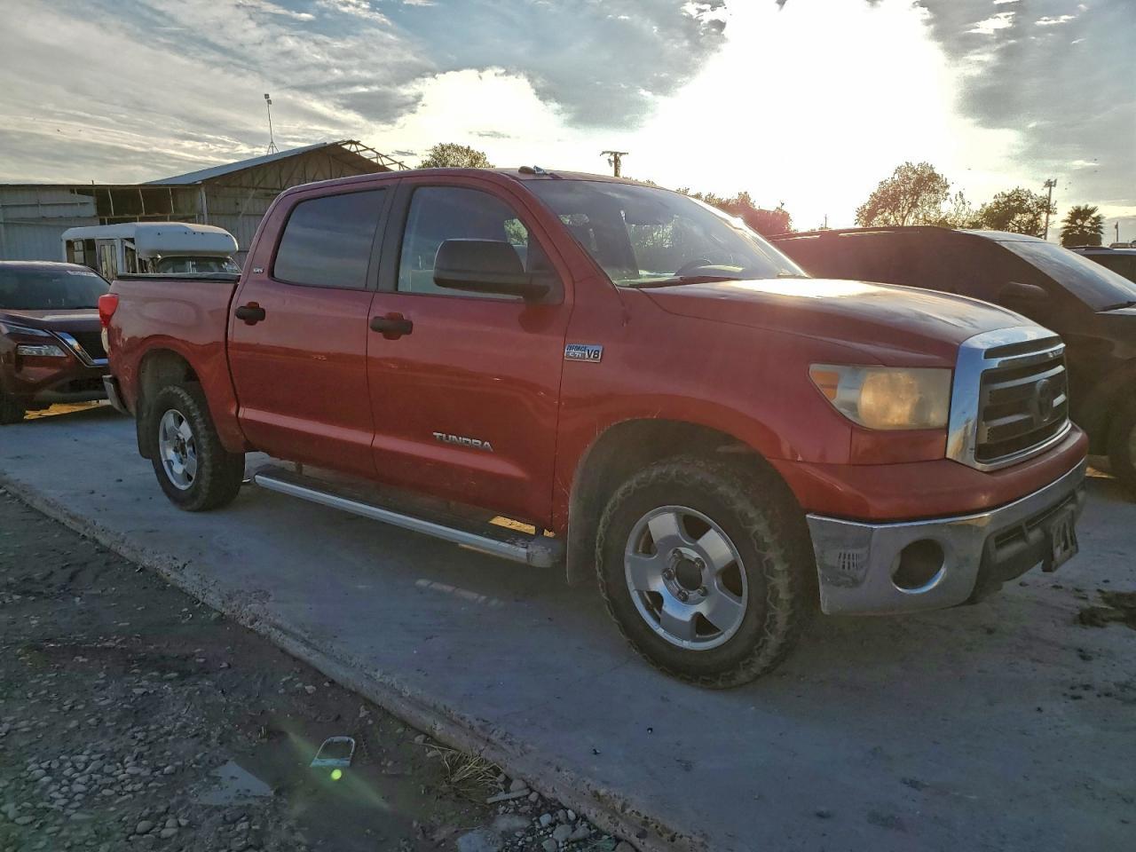 2011 TOYOTA TUNDRA