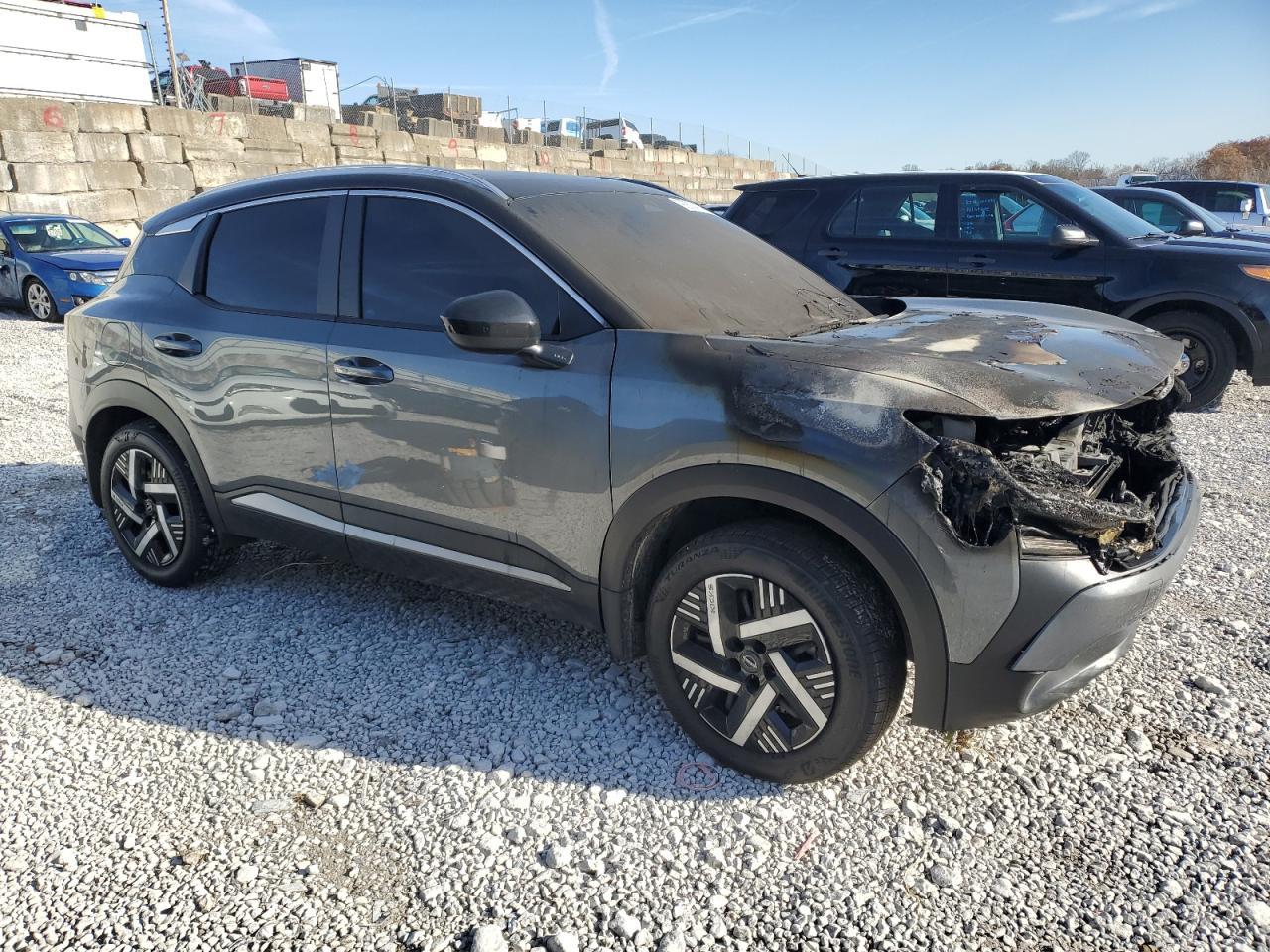 2025 NISSAN KICKS