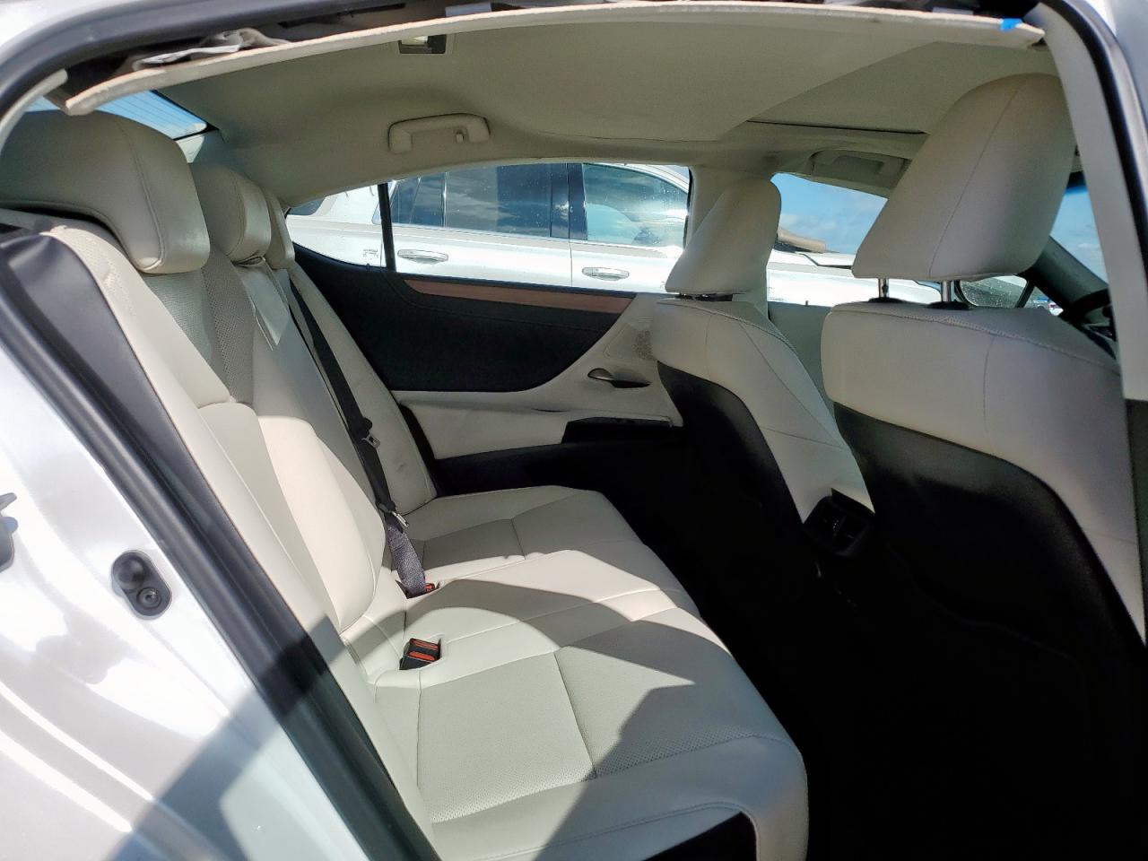 2024 LEXUS ES 250