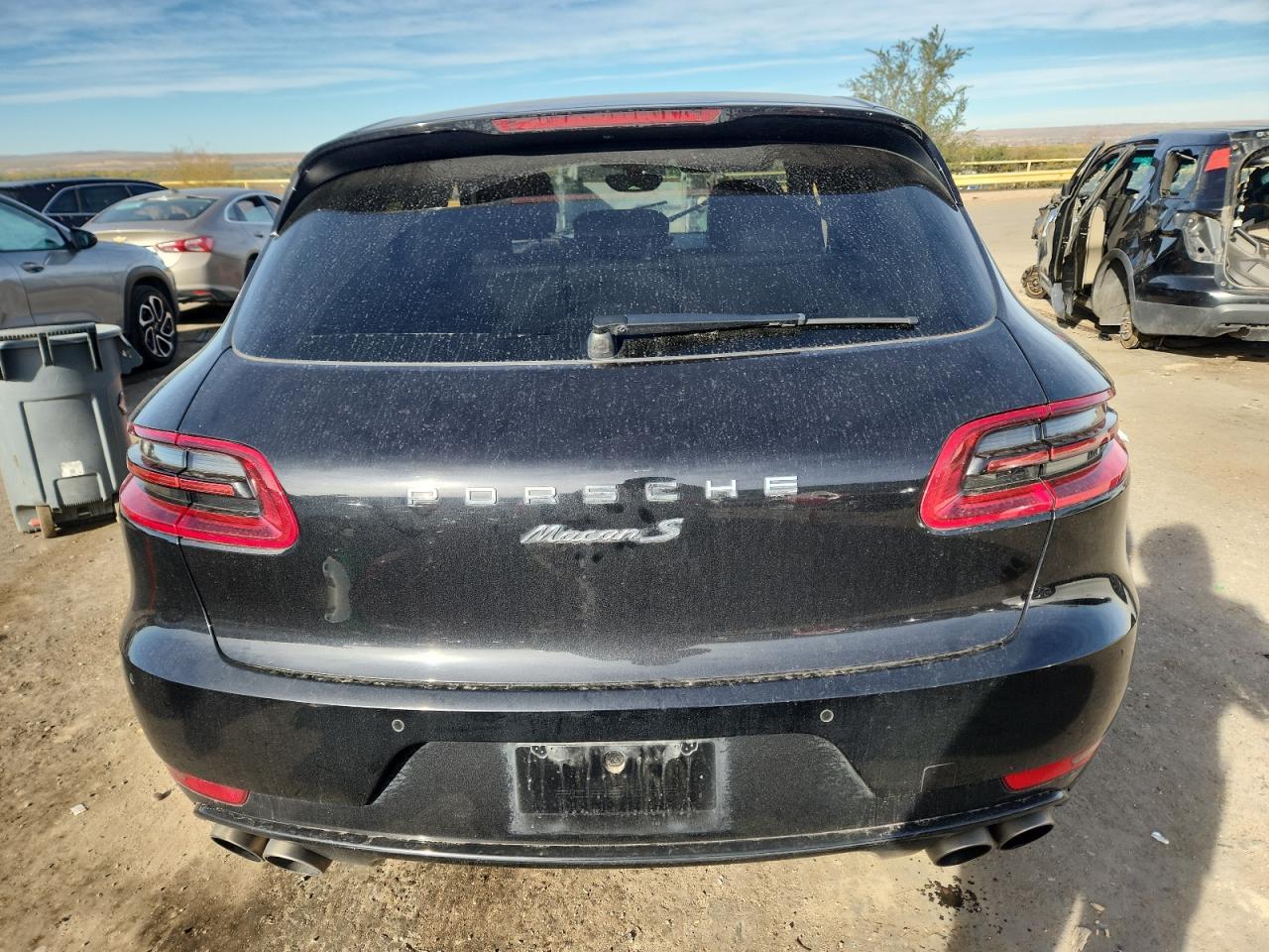 2016 PORSCHE Macan