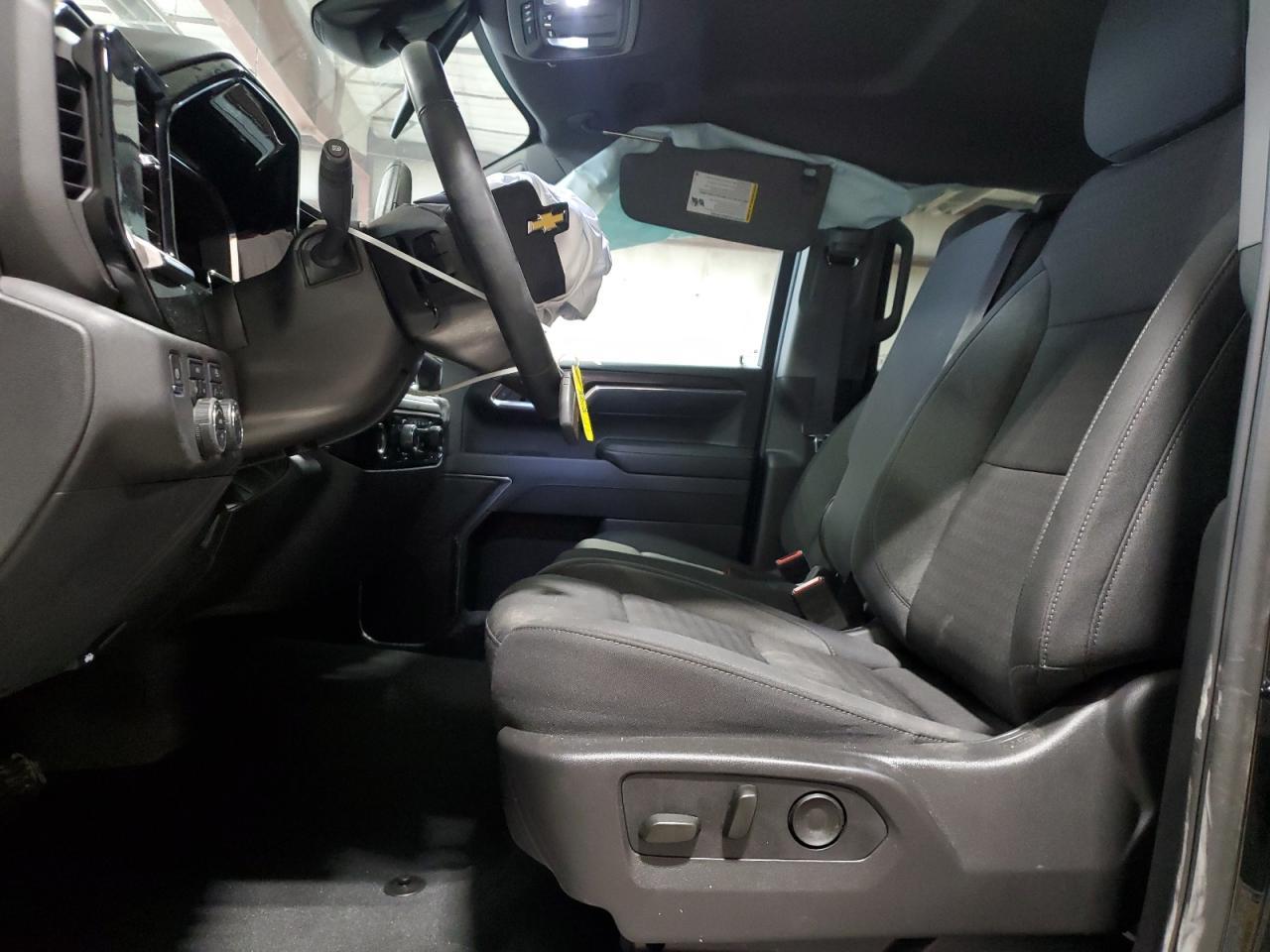 2024 CHEVROLET Silverado