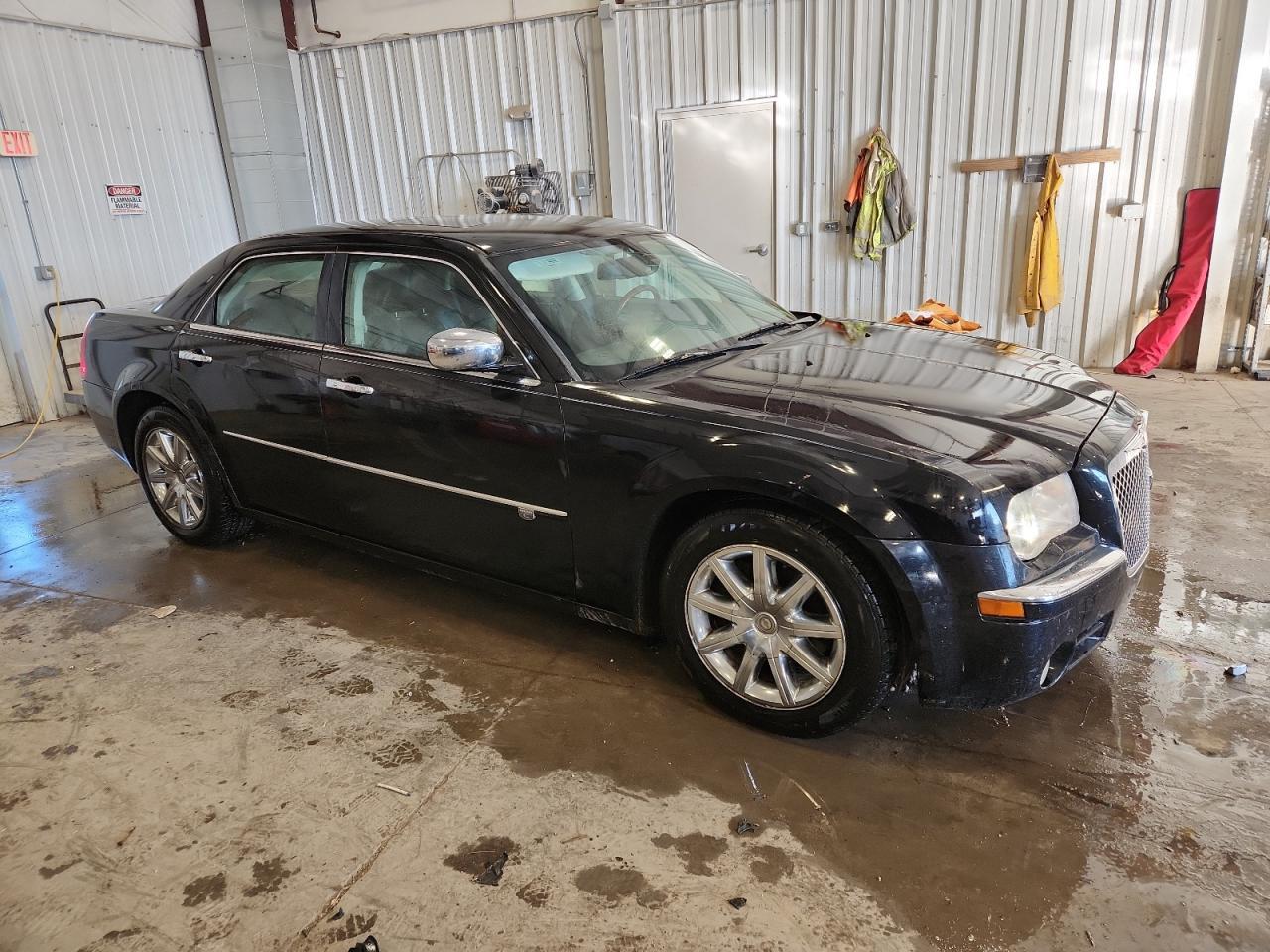 2010 CHRYSLER 300