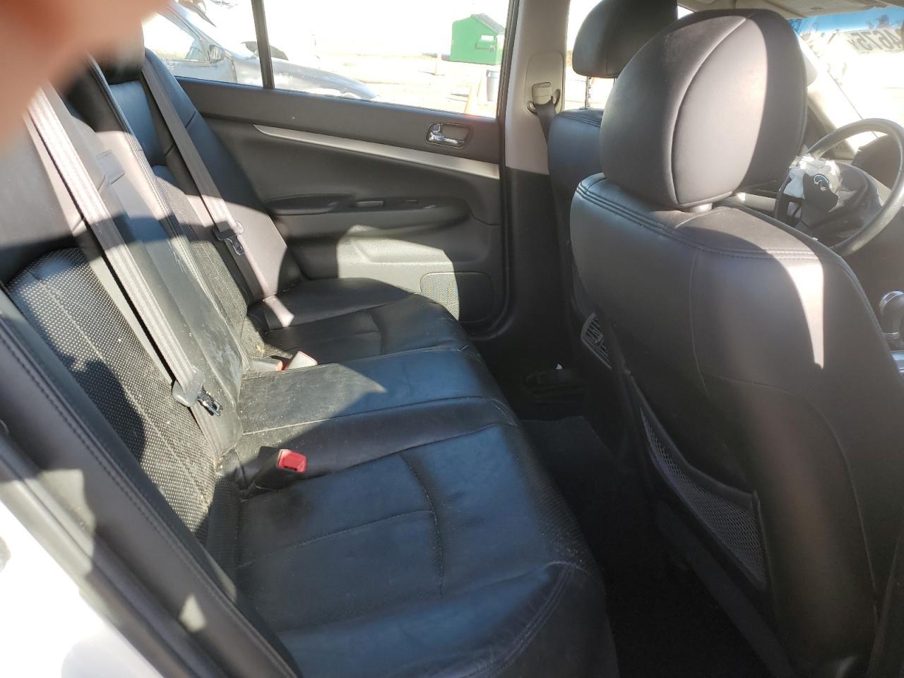2011 INFINITI G25