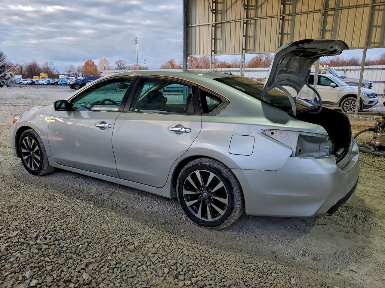 2017 NISSAN ALTIMA
