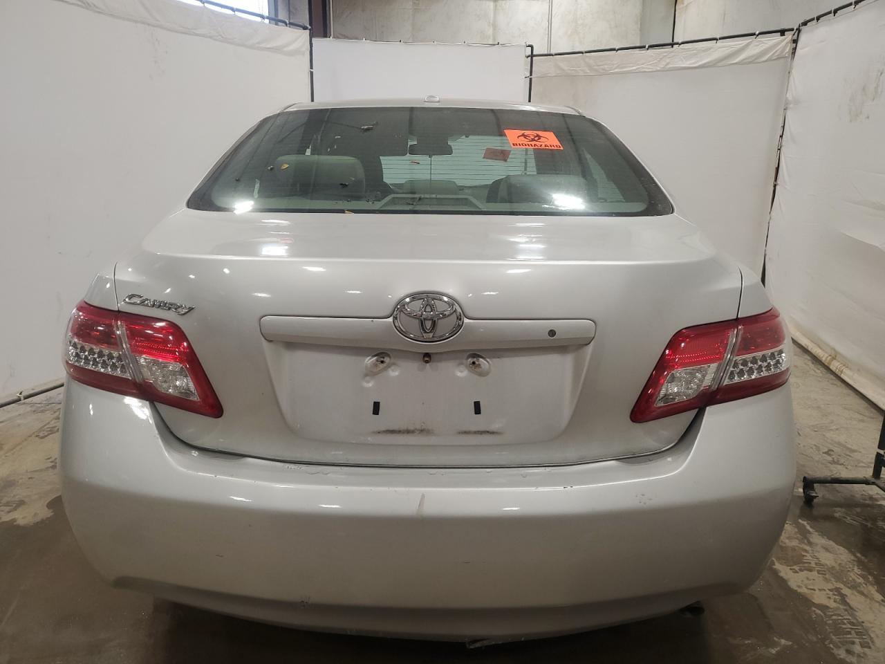 2011 TOYOTA CAMRY