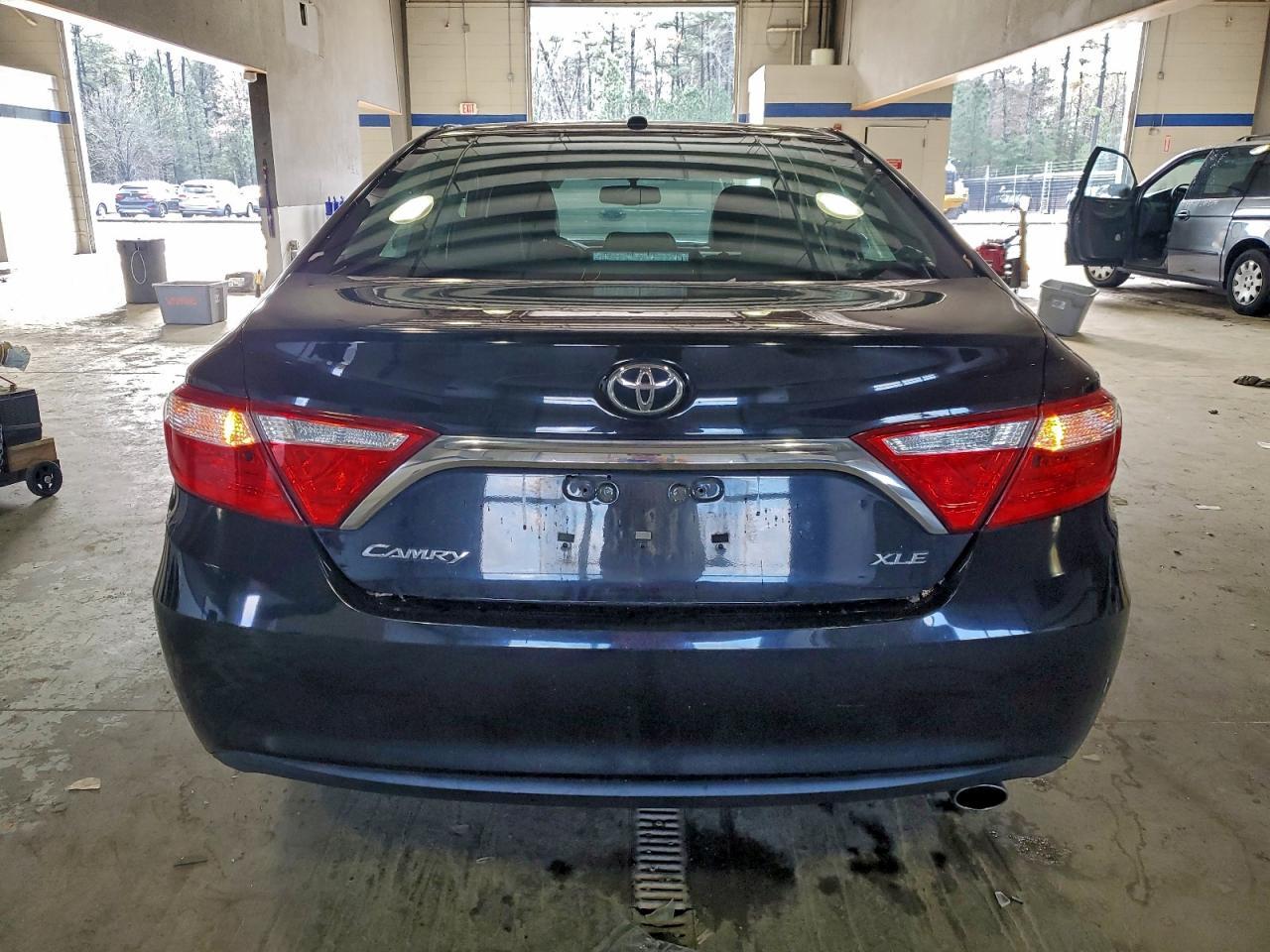 2016 TOYOTA CAMRY