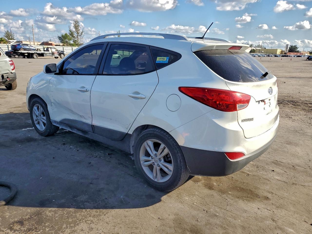 2010 HYUNDAI TUCSON
