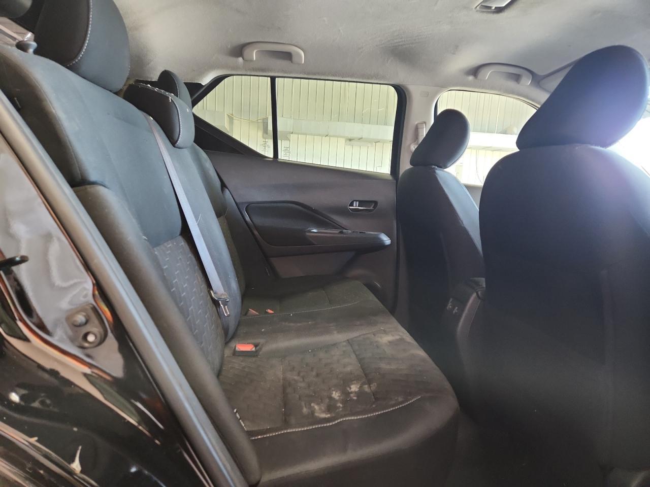 2021 NISSAN KICKS