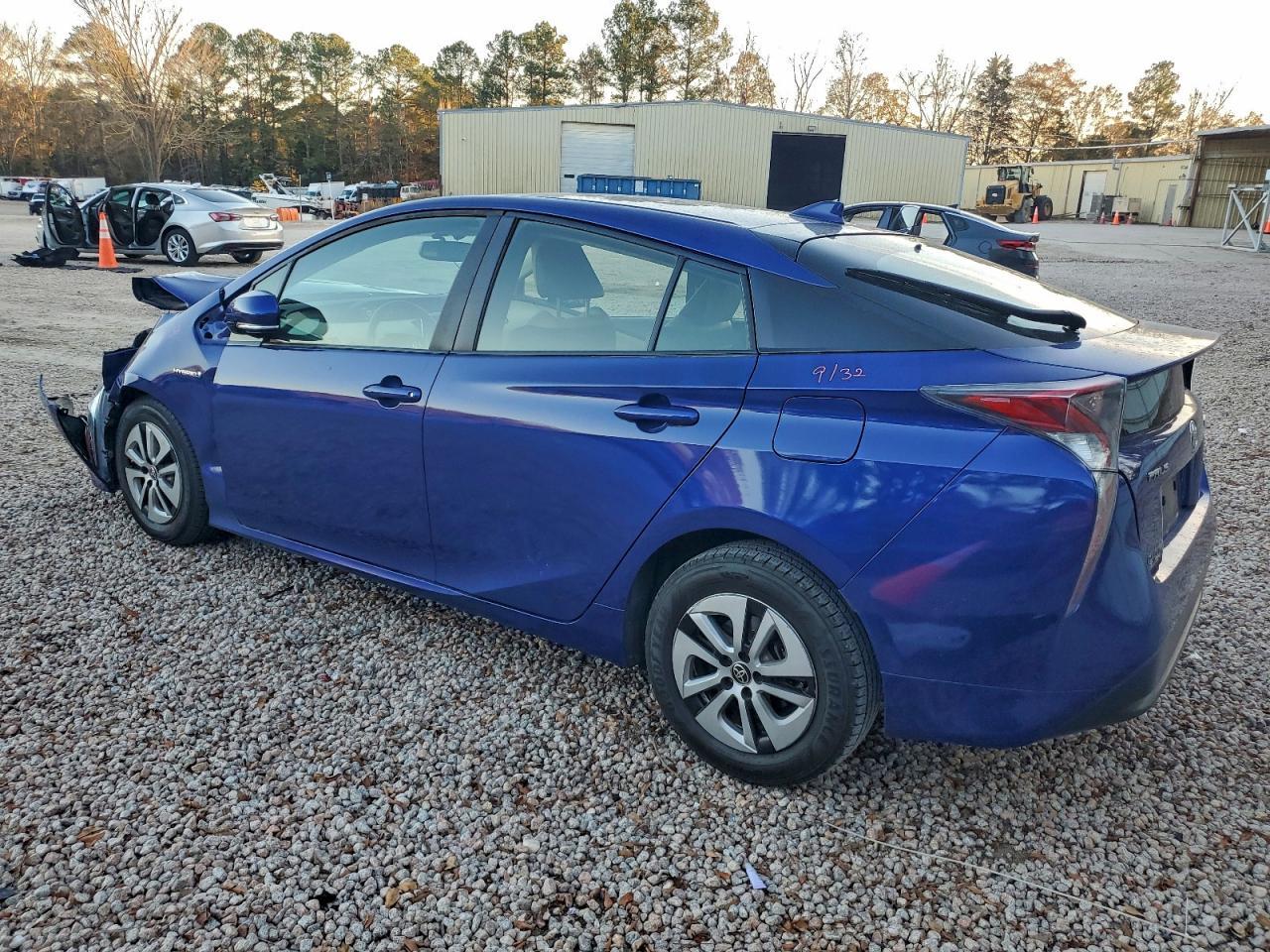 2016 TOYOTA PRIUS