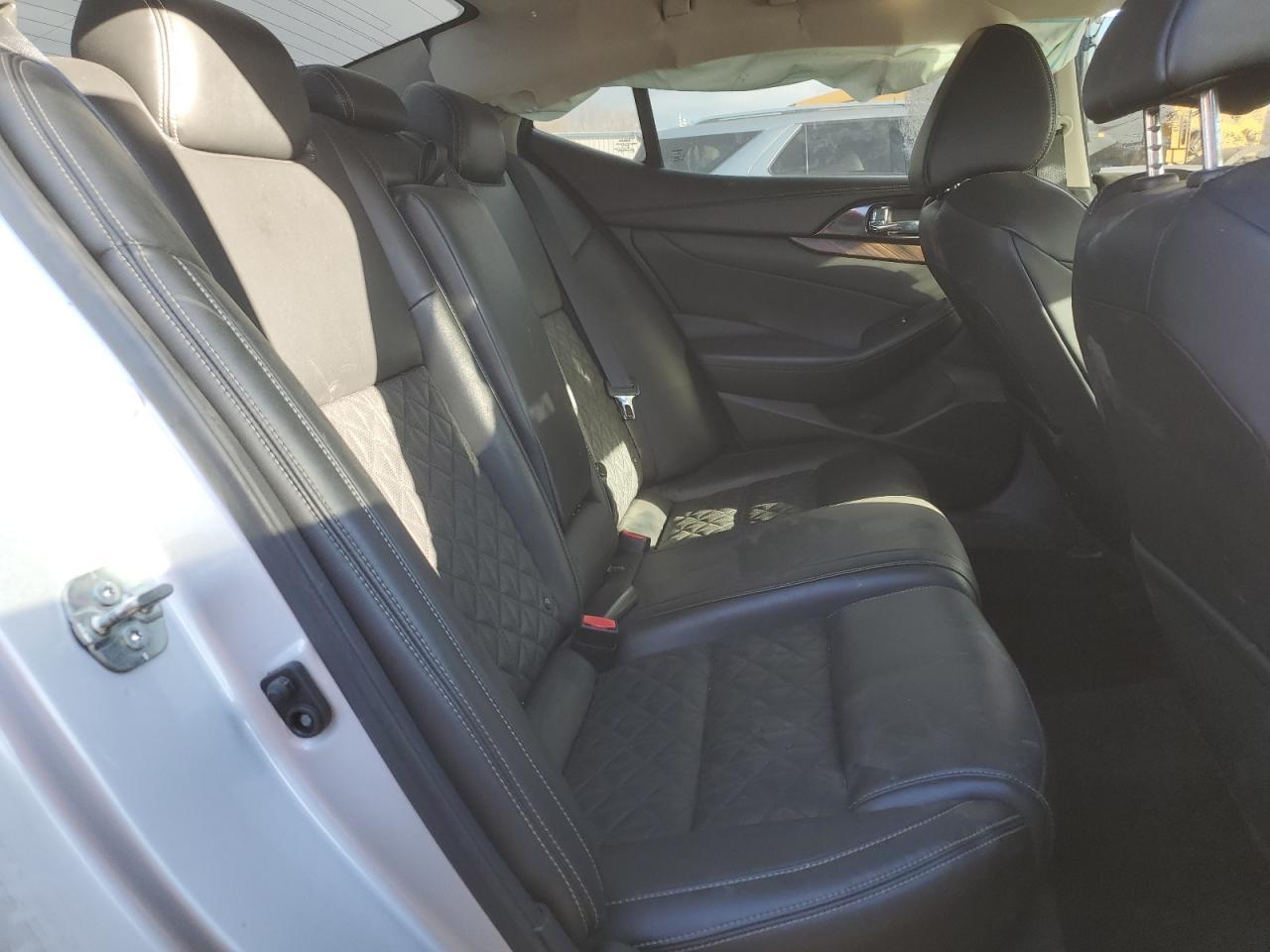 2017 NISSAN Maxima