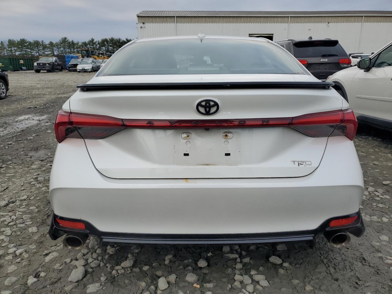 2020 TOYOTA Avalon