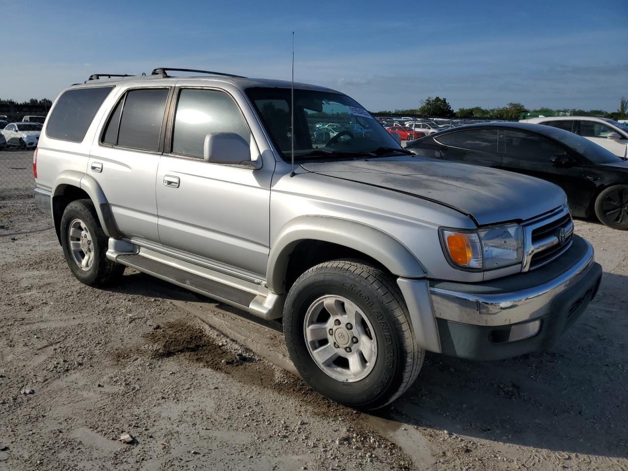2000 TOYOTA 4Runner