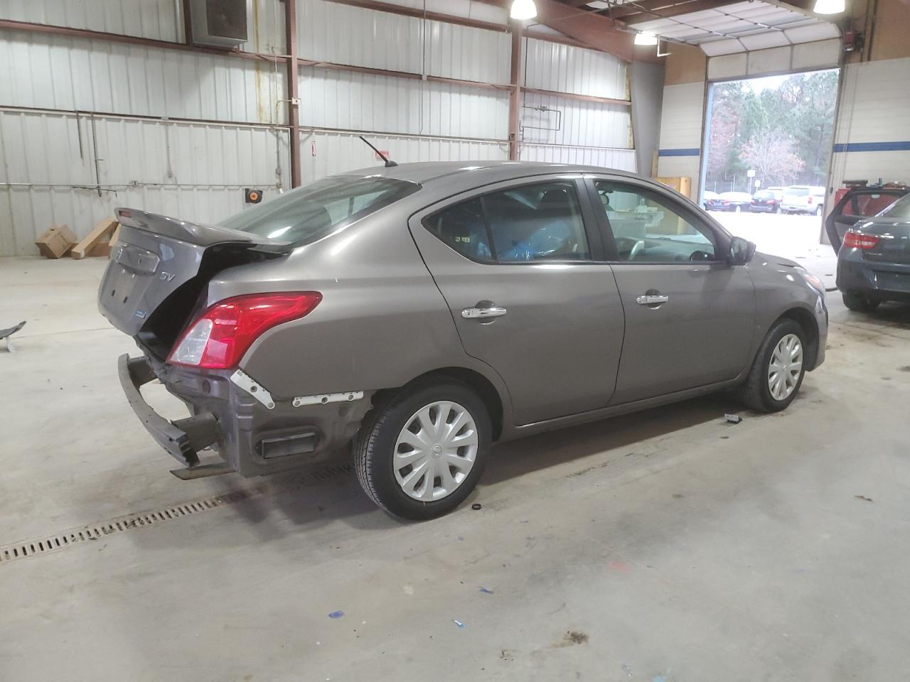 2016 NISSAN VERSA