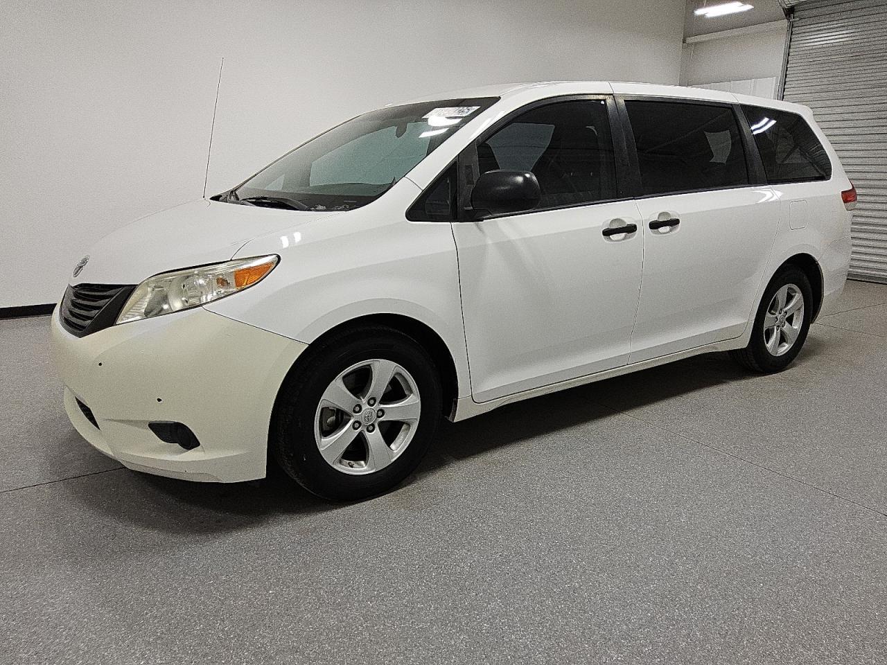 2014 TOYOTA SIENNA