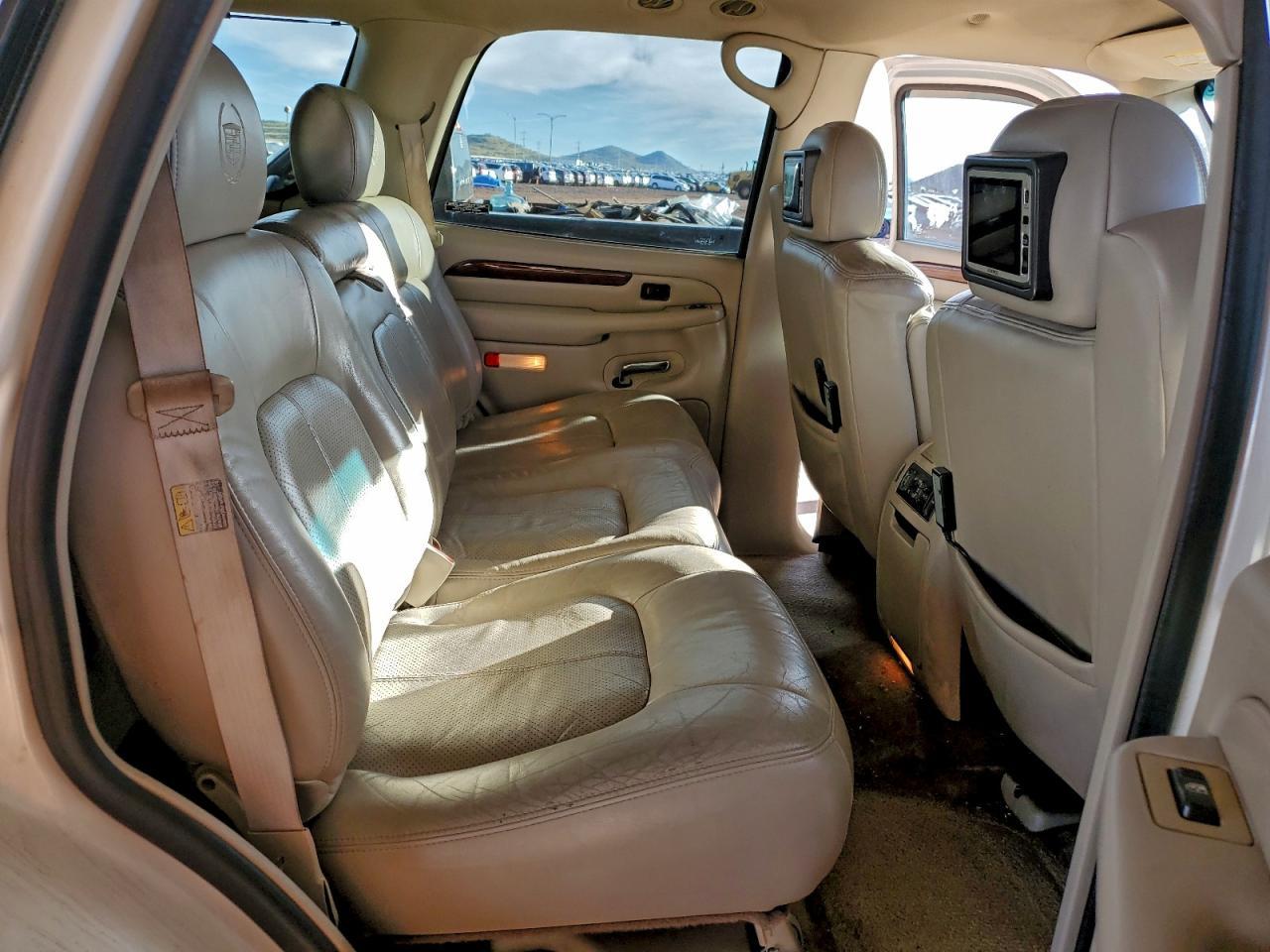 2002 CADILLAC ESCALADE