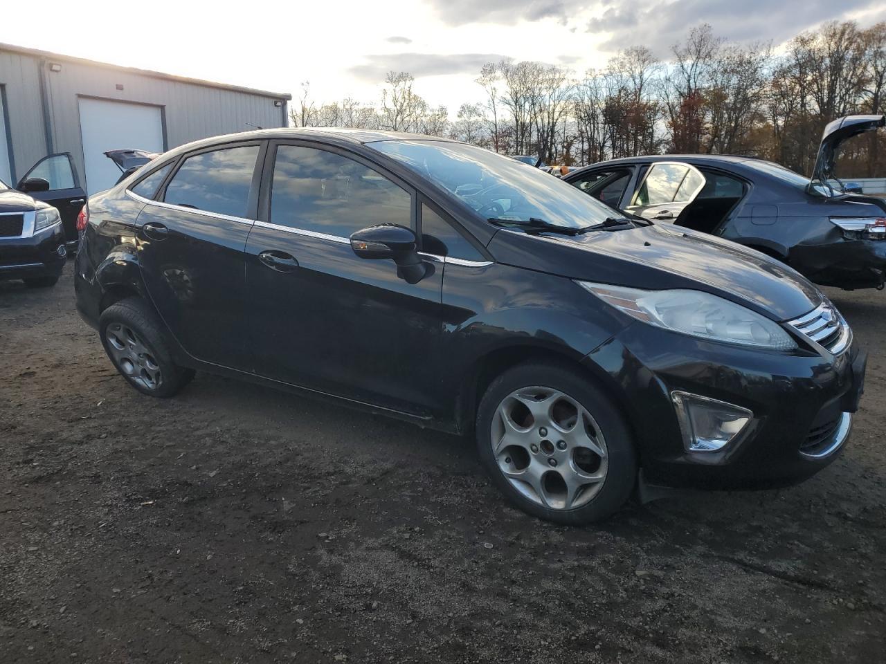 2011 FORD Fiesta