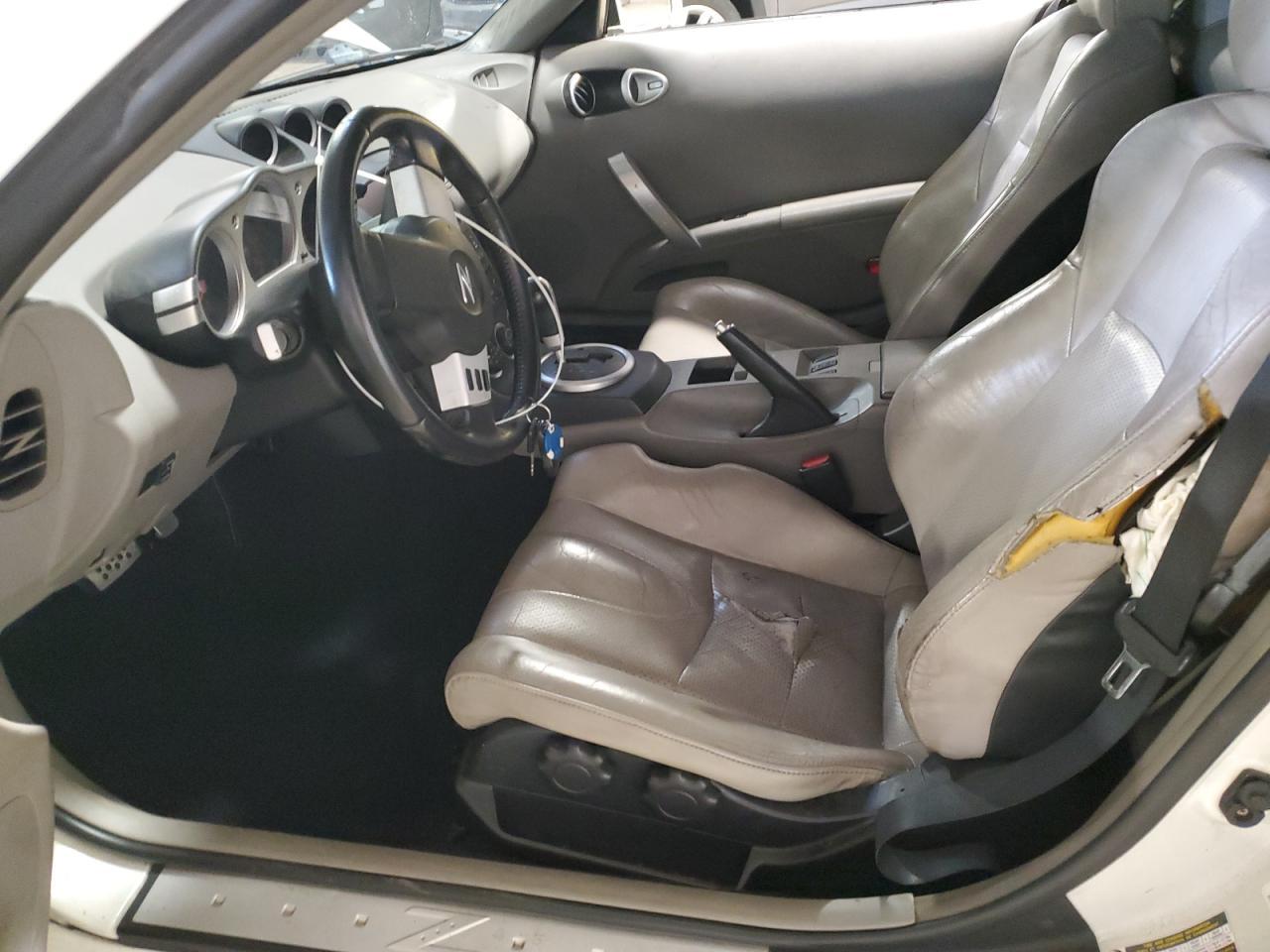 2004 NISSAN Z